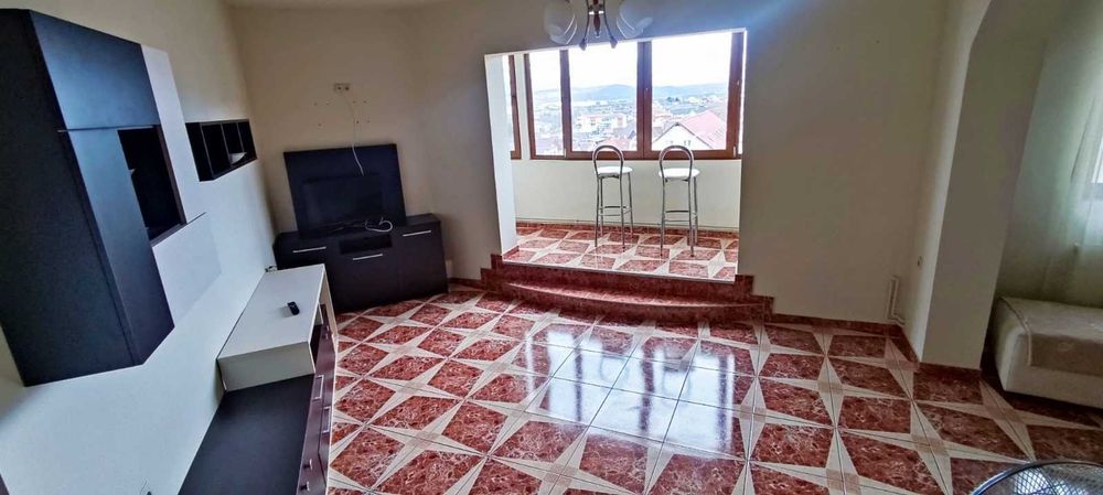 Apartament frumos și spațios de inchiriat