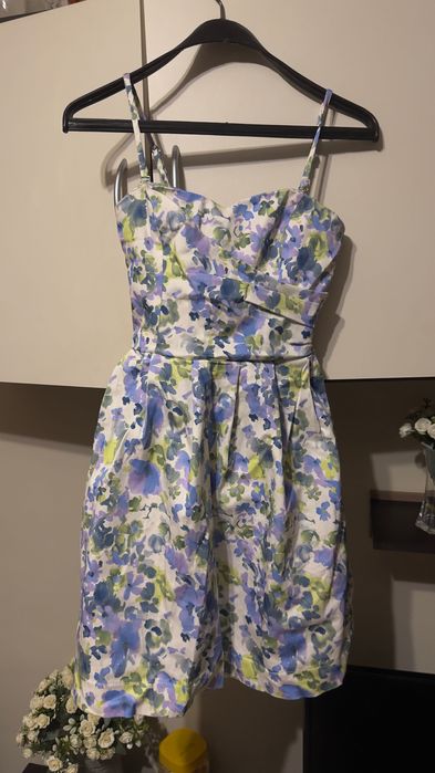 Рокля Mohito 32 размер