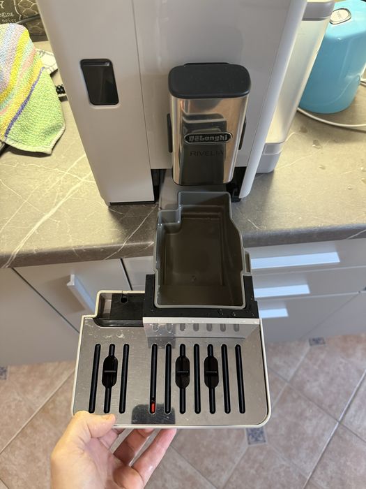 Кафеавтомат DeLonghi Rivelia