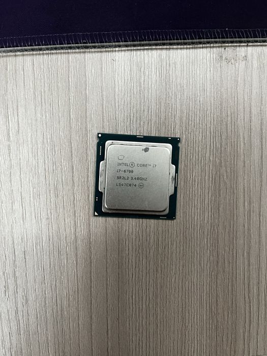 Продам процессор i7-6700 в идеальном состояние