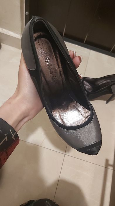 Нови обувки на ток megias