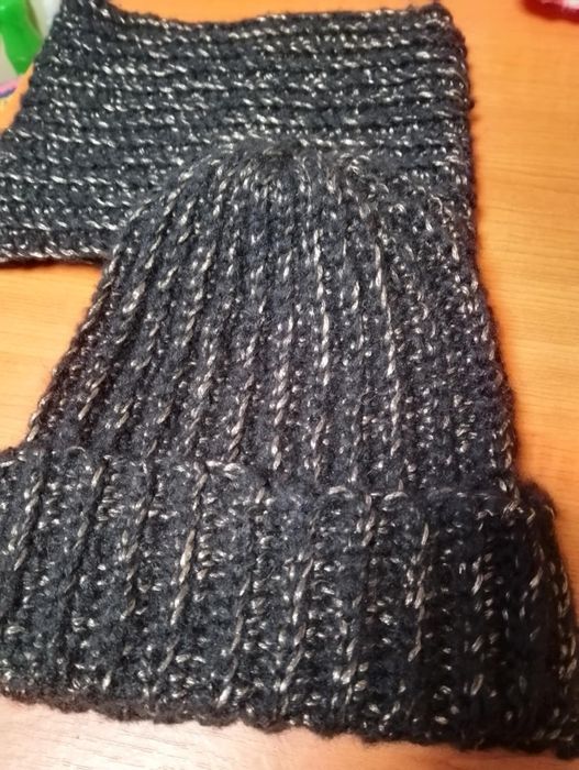 Шапка с шал ,зимна ръчна изработка