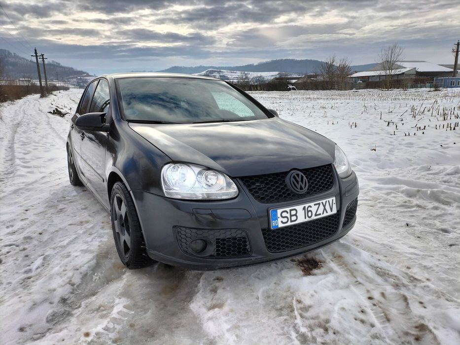 Ofer spre vânzare golf 5 pachet GTI  1.4 mpi 95 cp  239.000 km