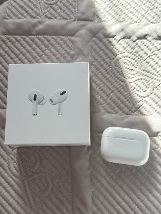 Продам наушники Airpods Pro оригинал