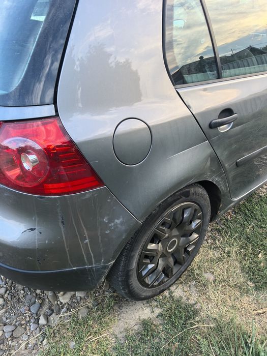 Vând golf 5 1.4 benzină