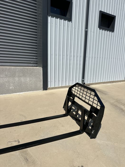 Палетни вилици за мини челен товарач