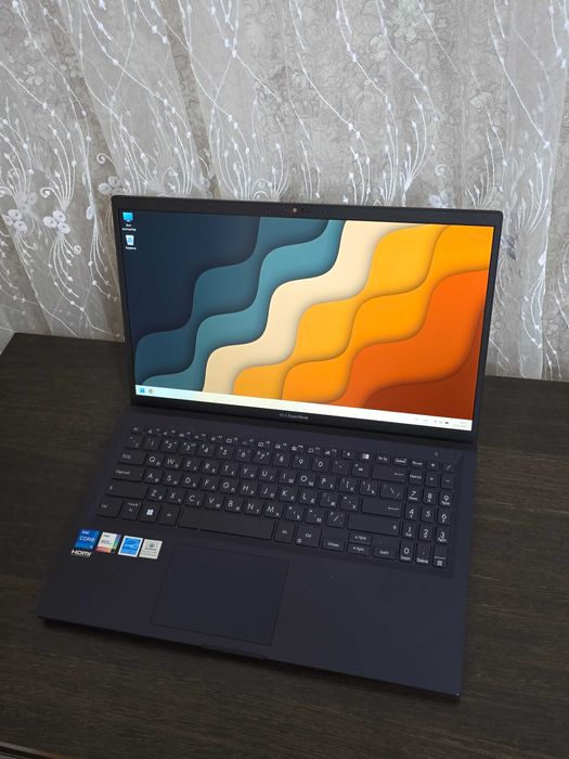 Asus ExpectBook ноутбук как новый / i5-11 Gen / SSD 512