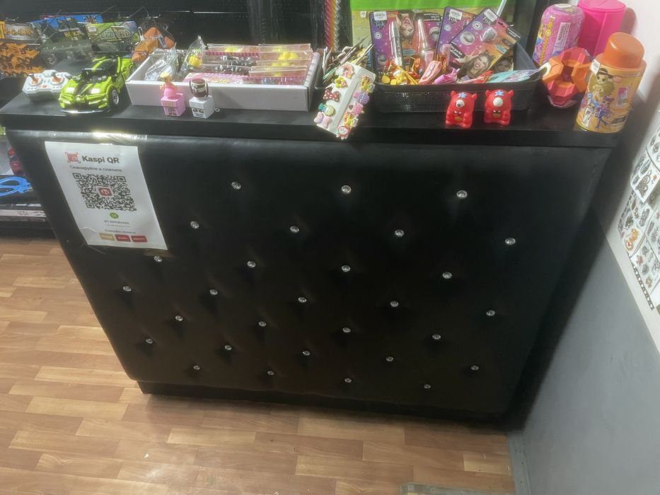 Продам рецепшен в хорошом состояний удобный