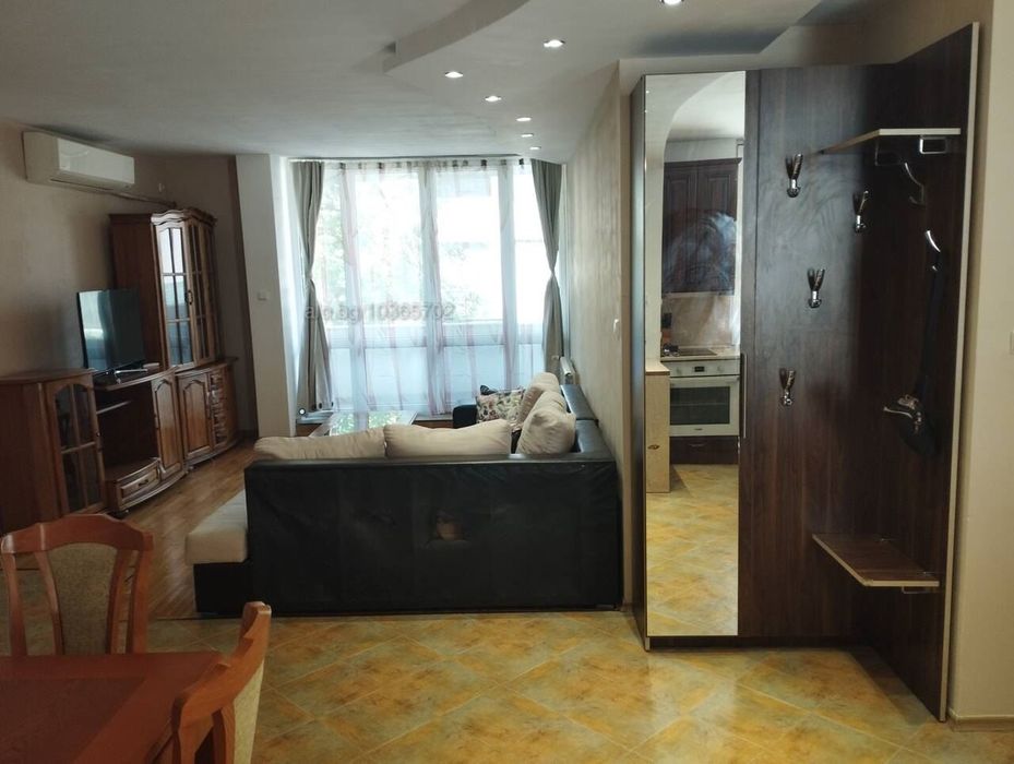 Дава се под наем Тристаен апартамент в Пловдив, Център - 103 кв.м за 663 € - Снимка #5