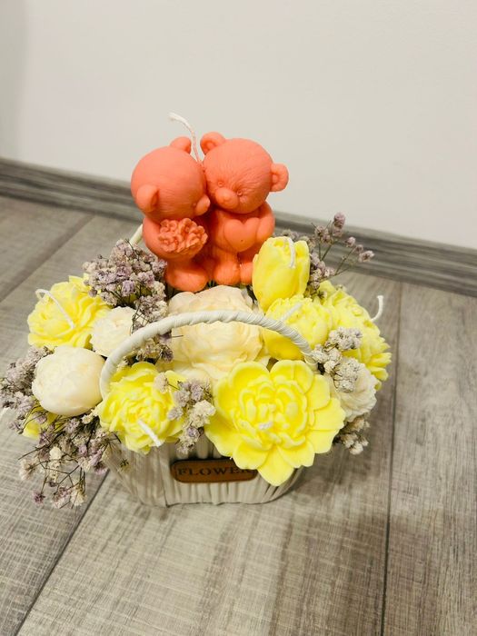 Aranjamente florale din flori de ceară de soia