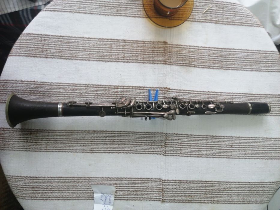 Кларинети 3 броя :Два Пълен Бьом дървени и 1 Полу Бьом.