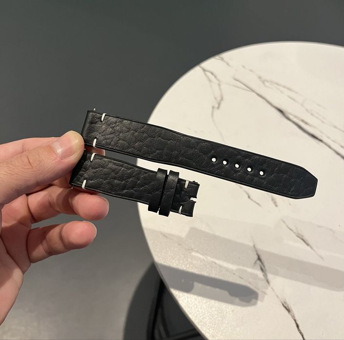 Curea pentru ceas Omega lucrata manual din piele Horween Chromexcel