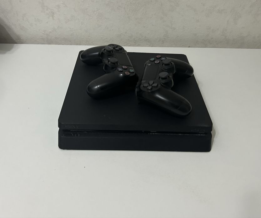 Playstation 4 ps slim