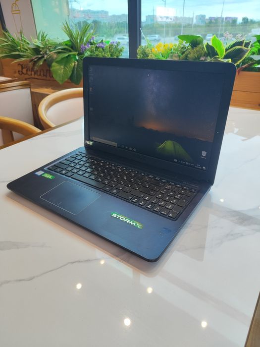 Продам ноутбук Core i 7 8550U