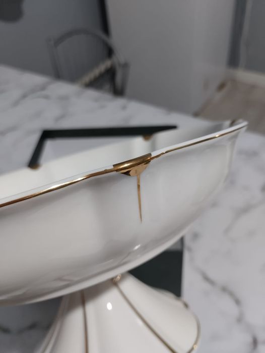 Продам белый фруктовницу