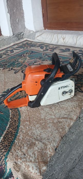 Stihl benzopila  ishlab turgan xolatda ishlariga javob zo'r ishledi