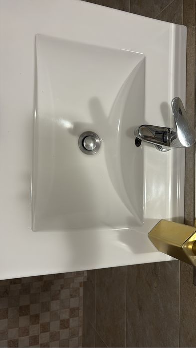 Mobilier baie suspendat, masca, chiuveta si baterie lavoar