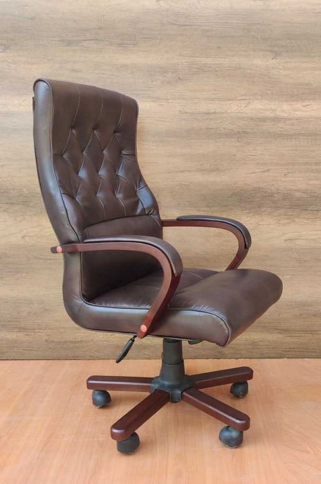 Kreslo sotiladi Bukhara