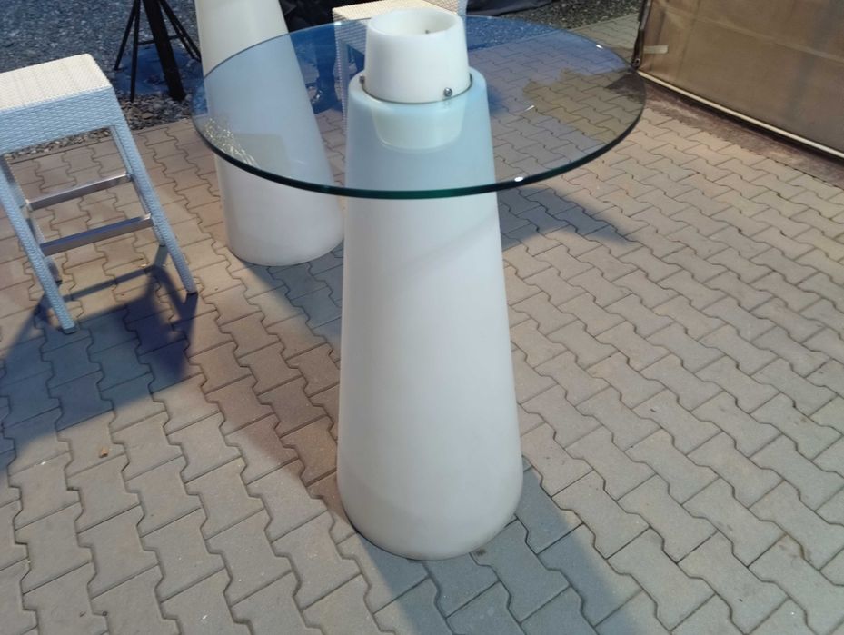 Masa înaltă,luminată ,cu sticla securizata și frapiera