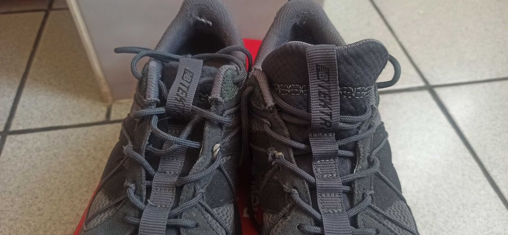 New balance размер 8  1/2