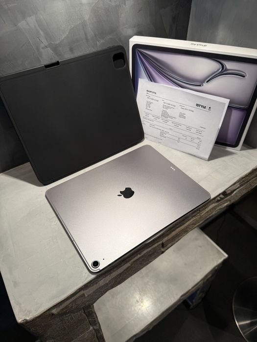 КАТО ЧИСТО НОВ Ipad Air M3 13” Cellurar + Wi-Fi