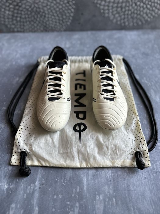 Профессиональные бутсы Nike