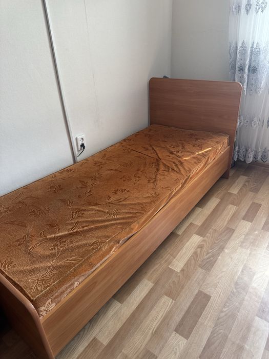 Продам кровать односпальнюю