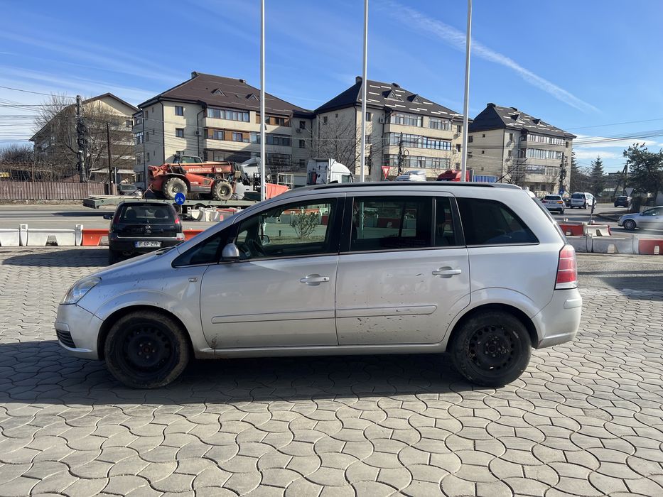 Dezmembrez opel zafira b