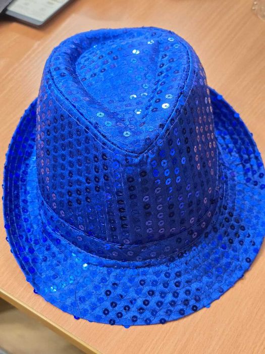 Шляпа и перчатки карнавальные