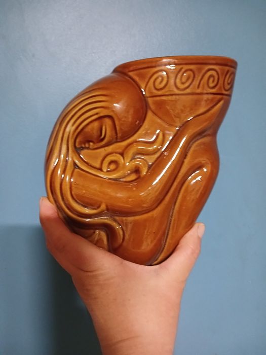 Настенное  кашпо