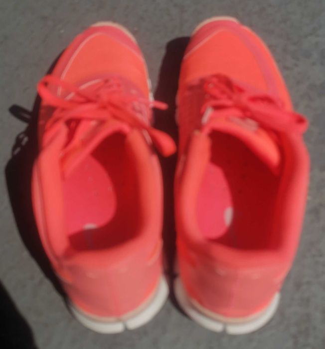 Nike FREE №39 Оригинални мн. леки дишащи, Внос от Англия. Стелка 25см.