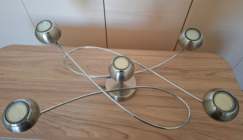 Спот с 5 лунички