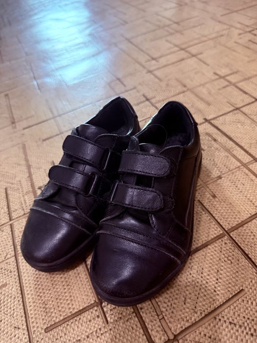 Продам детские туфли для мальчика