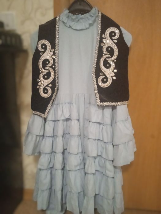 Продам национ. платье для девочек (10-12)