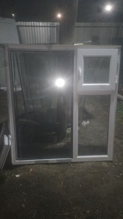 Пластиковый двери