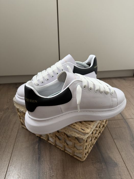 Adidasi ALEXANDER MCQUEEN l Produs NOU Tenesi | Adidasi Baieti | Fete | Alexander McQueen ALB | Adidasi Model NOU | Calitate PREMIUM | MODEL NOU