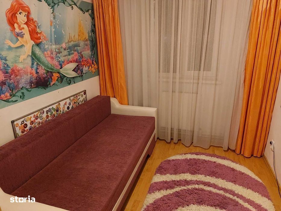 De vânzare apartament 3 camere decomandat et intermediar