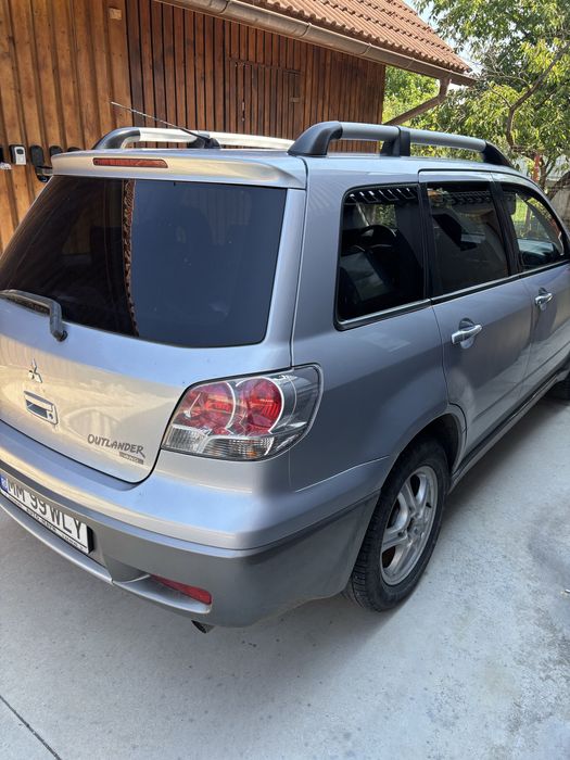 Mitsubishi Outlander 1
