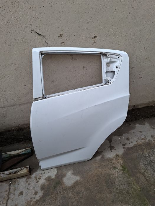 Spark eshik Radnoy sotiladi