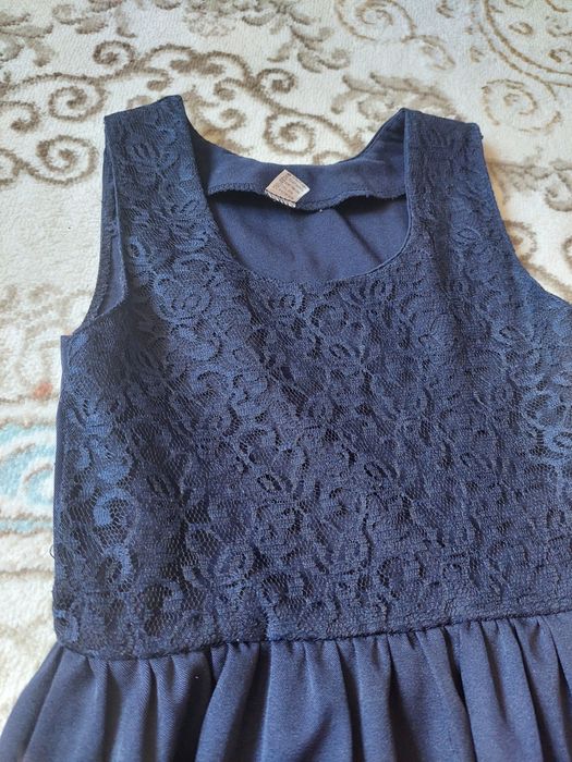 Продам школьный сарафан