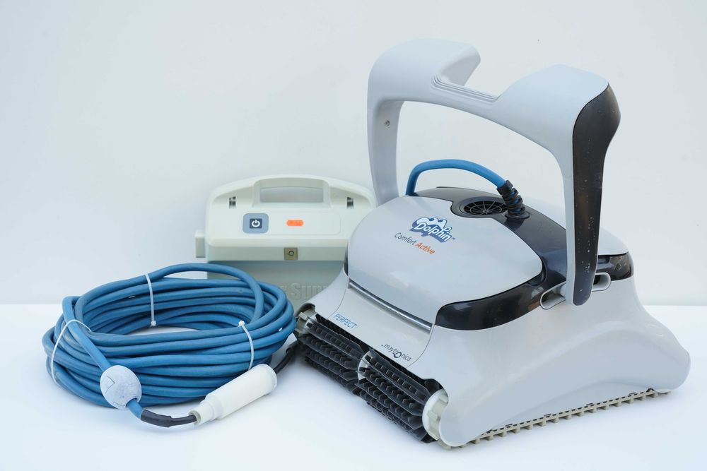 Robot curățare piscină Dolphin Maytronics Comfort Active
