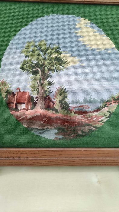 Гоблен в дървена рамка вълнени конци