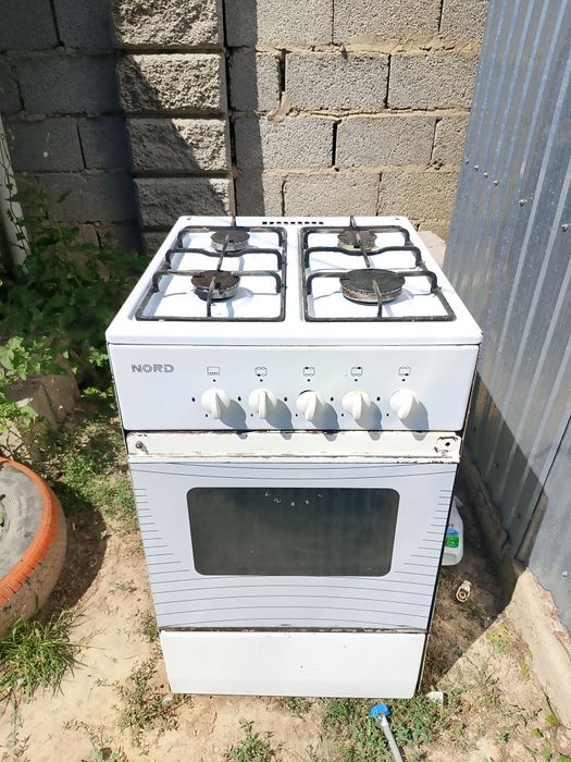 Холодильник и газ плита
