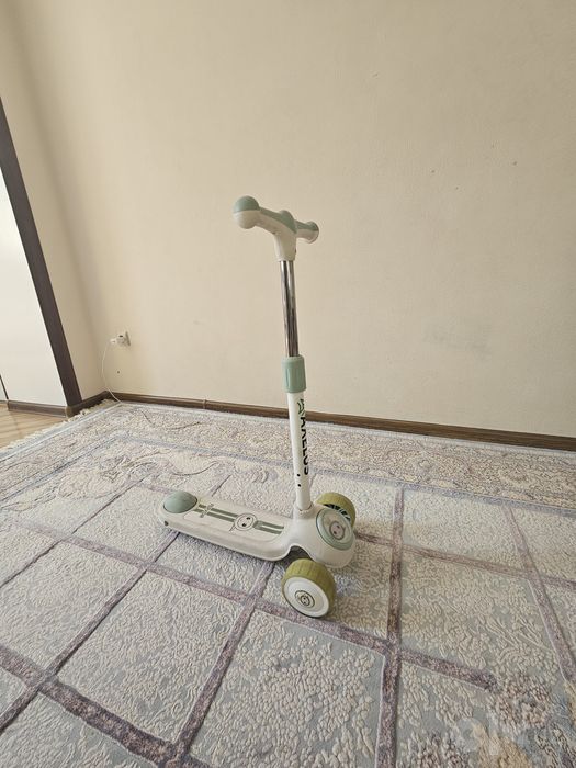 Продам самокат б/У