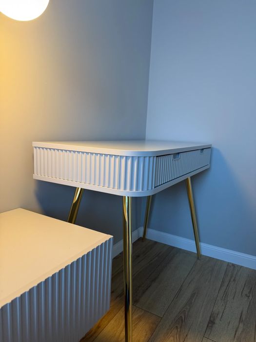 Set birou + scaun rotativ bej