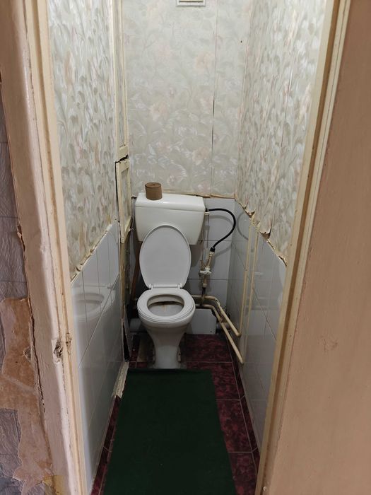 Продам свою 2/4/4  В 9 мкр. г.Навои. Возле налоговой.