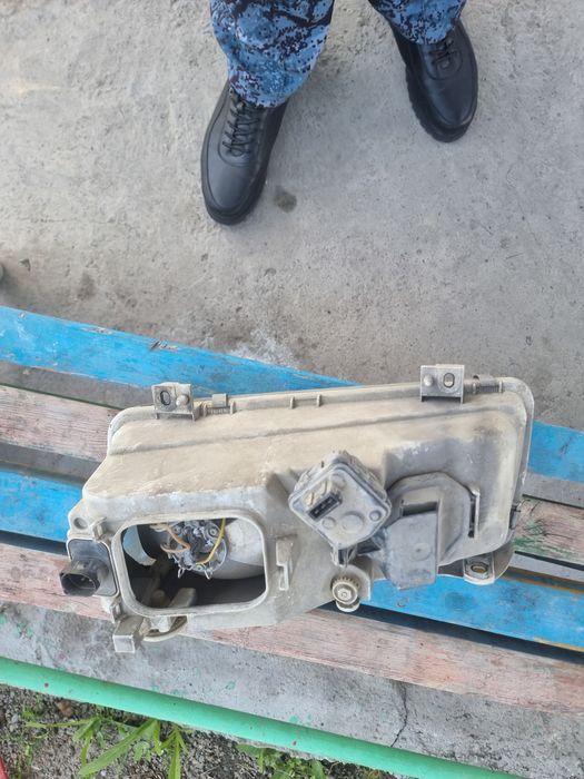 Фара Ауди Б4 правая орегинал