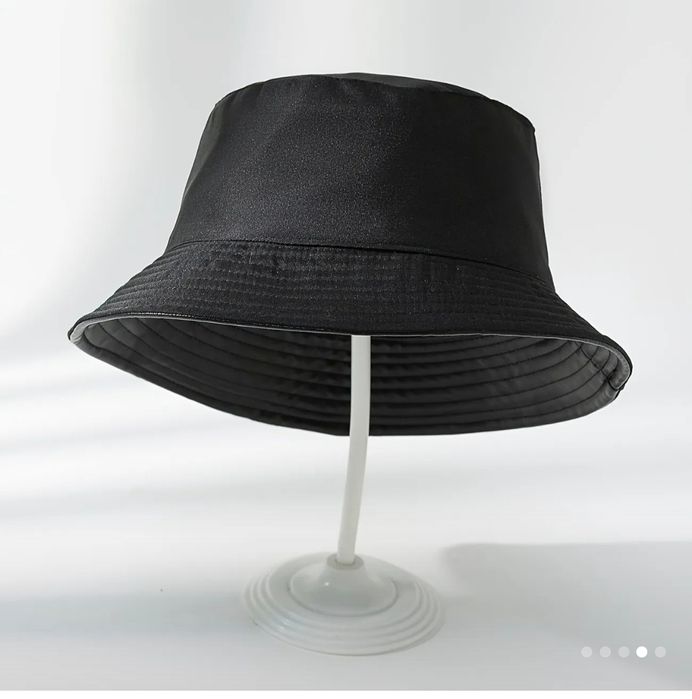 Vând pălărie damă din piele ecologică