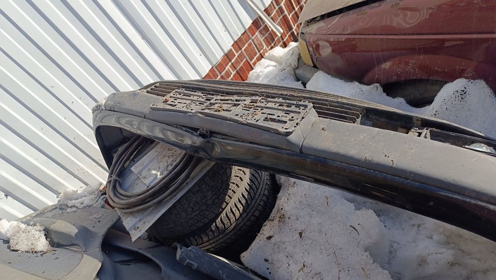 Передний бампер Ауди 100 С4