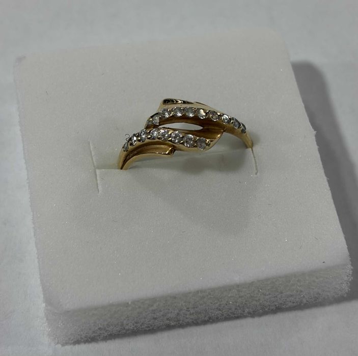 Златен пръстен 14 карата 1.98гр проба 585